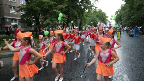 Korowód Nowohucki. Fot. Z Archiwum Ośrodka Kultury Norwida